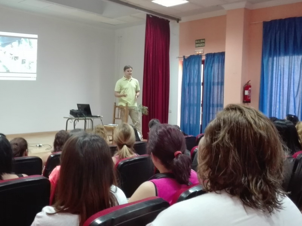 Curso de injerto para mujeres organizado por el Excmo. Ayto. de Navas de San Juan